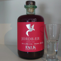 Jordbærlikør fra Falk Bornholm